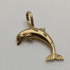 🐬 14k Dolphin pendant